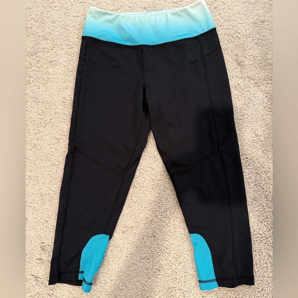 Kyodan women’s Black and blue athletic capri Legging, size XS